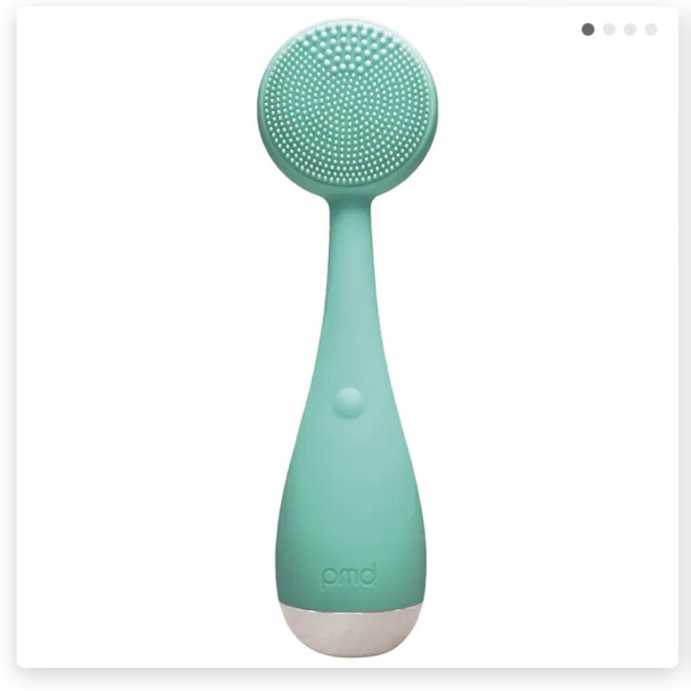 PMD Clean facial cleansing device